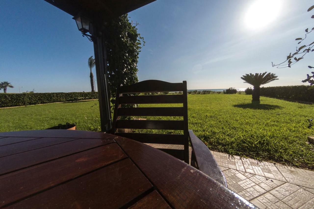 Blue Bay Beach House Larnaca Exterior foto